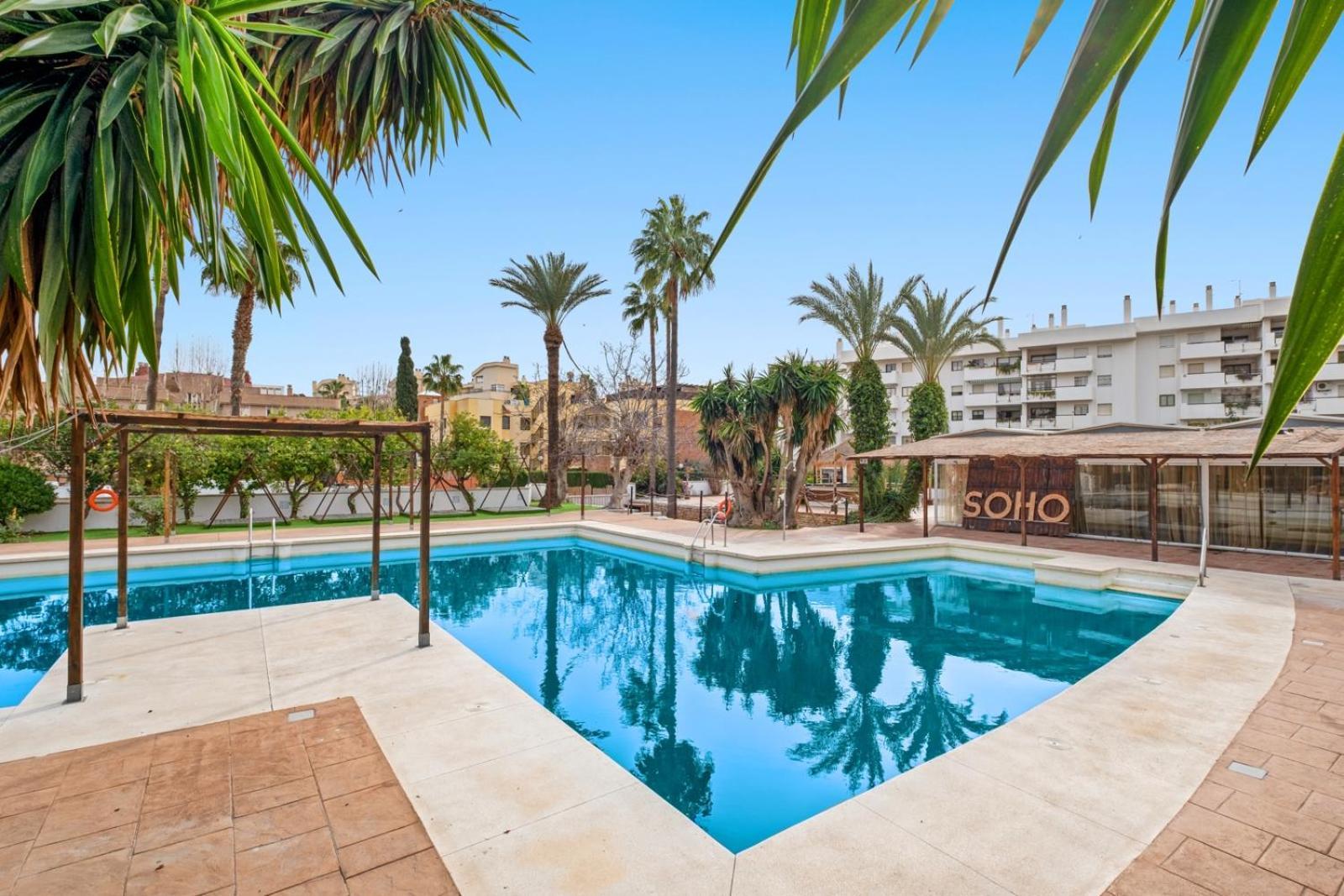 Piso Con 2 Habitaciones, 2 Terrazas Y Piscina Torremolinos Luaran gambar