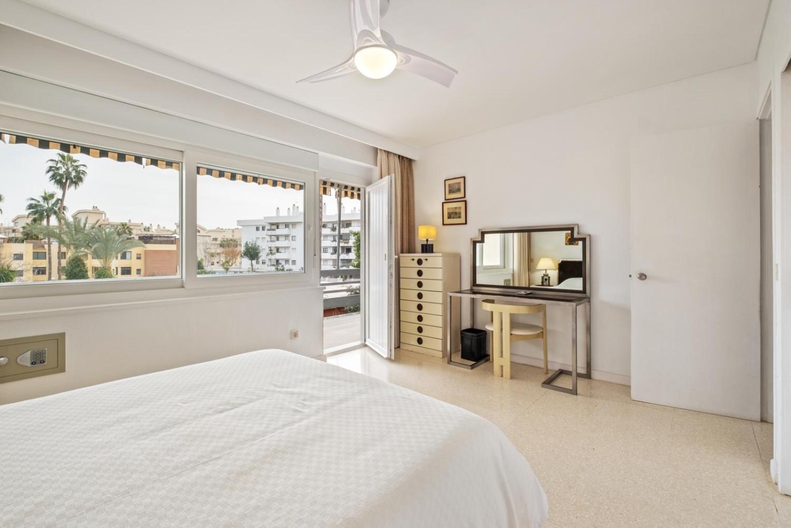 Piso Con 2 Habitaciones, 2 Terrazas Y Piscina Torremolinos Luaran gambar